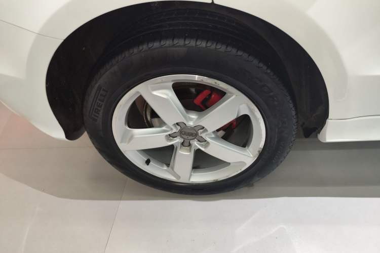 Used Audi Q5 2018 Collector's Edition 40 TFSI Ambition Model Exterior 8