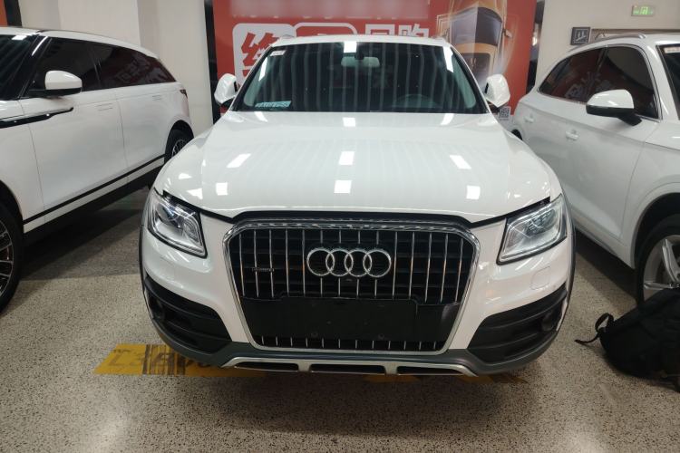 Used Audi Q5 2018 Collector's Edition 40 TFSI Technology Model Front