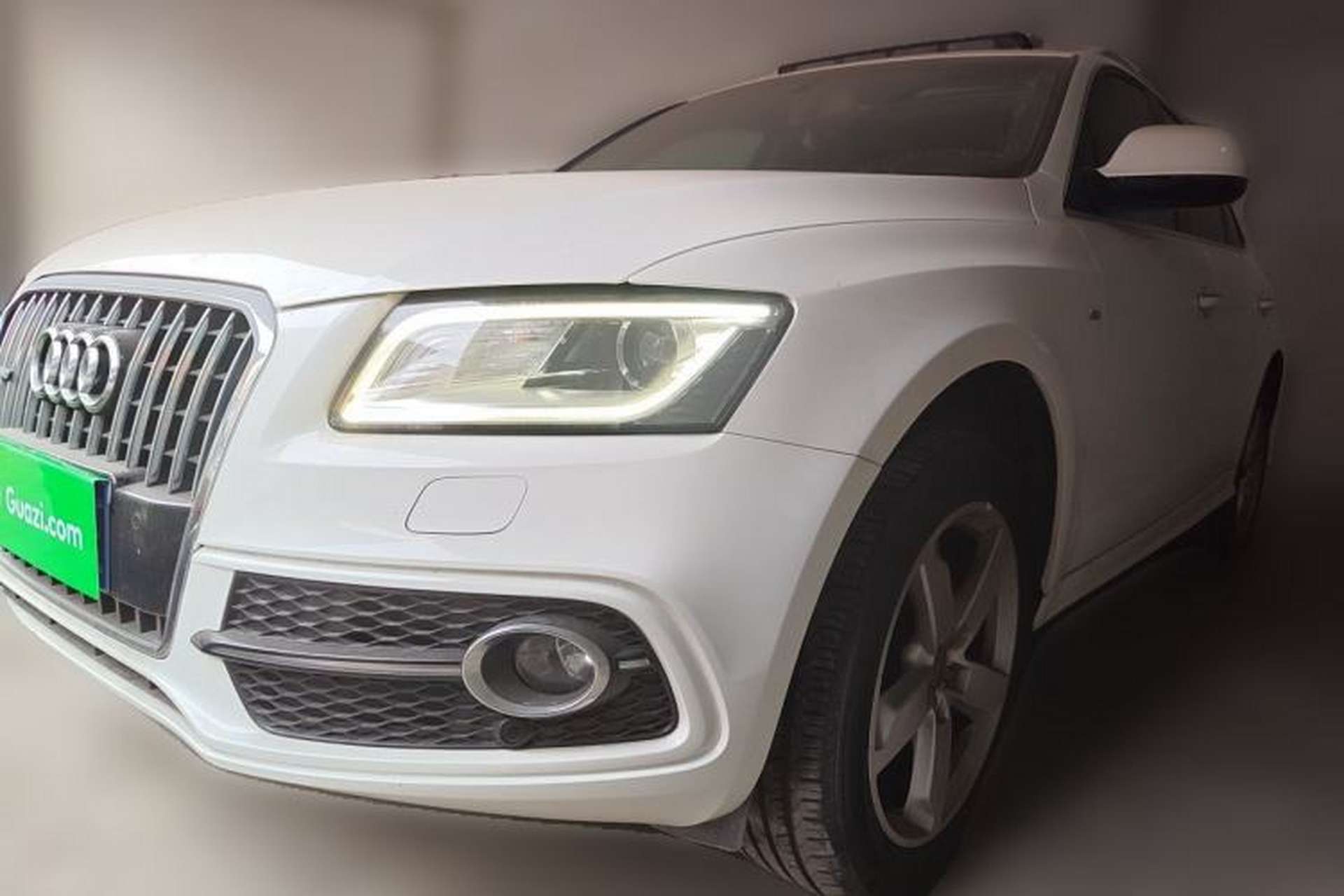 Used Audi Q5 2018 Collector's Edition 40 TFSI Ambition Model Front Left 45 Deg
