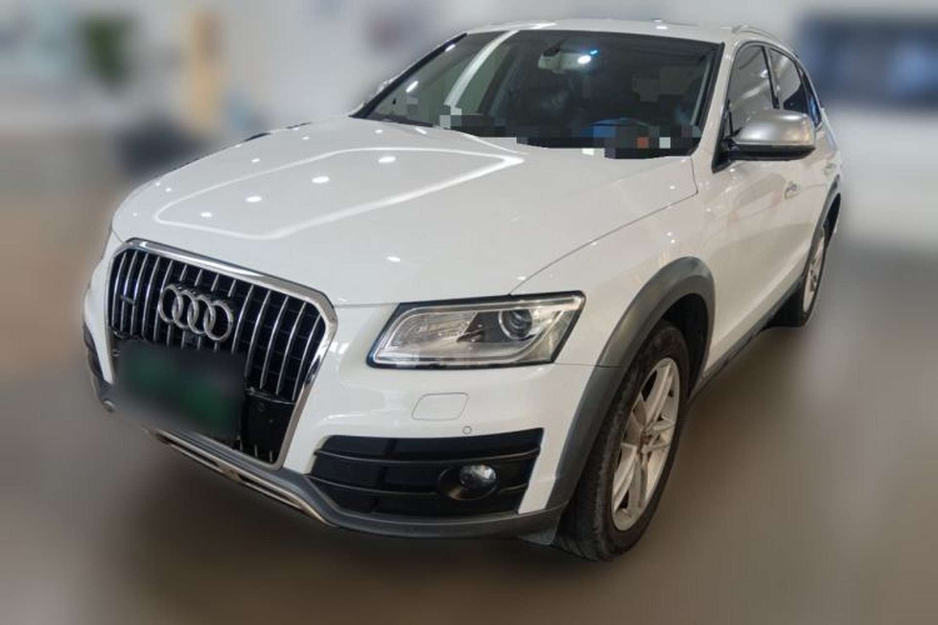Used Audi Q5 2018 Collector's Edition 40 TFSI Technology Model Front Left 45 Deg