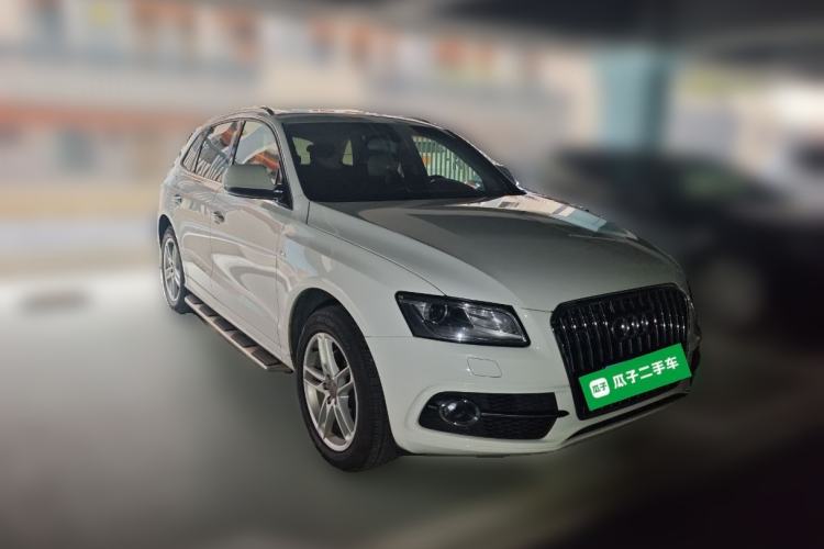 Used Audi Q5 2018 Collector's Edition 40 TFSI Technology Model Front Right 45 Deg