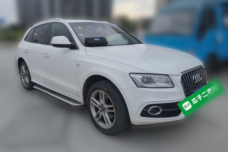 Used Audi Q5 2018 Collector's Edition 40 TFSI Technology Model Front Right 45 Deg