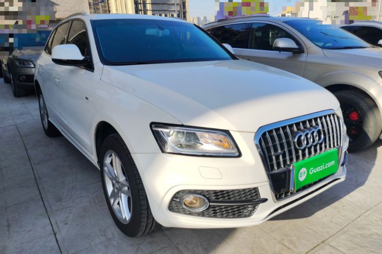 Used Audi Q5 2018 Collector's Edition 40 TFSI Technology Model Front Right 45 Deg