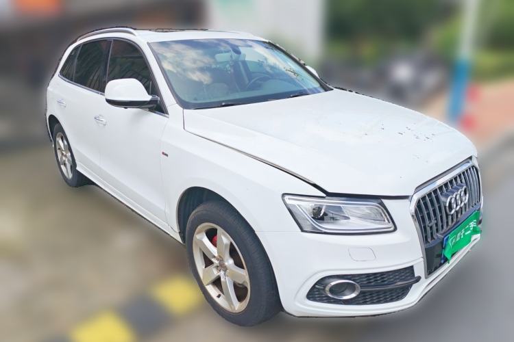 Used Audi Q5 2018 Collector's Edition 40 TFSI Ambition Model Front Right 45 Deg