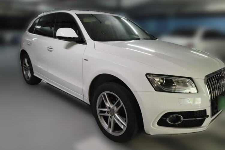 Used Audi Q5 2018 Collector's Edition 40 TFSI Ambition Model Front Right 45 Deg