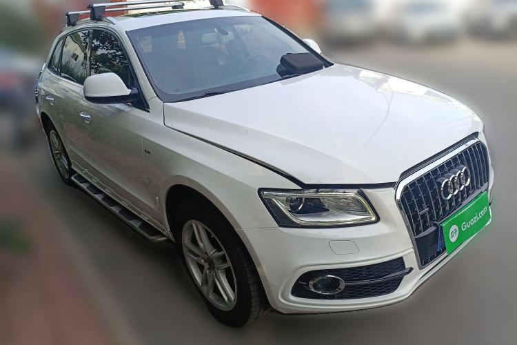 Used Audi Q5 2018 Collector's Edition 40 TFSI Ambition Model Front Right 45 Deg