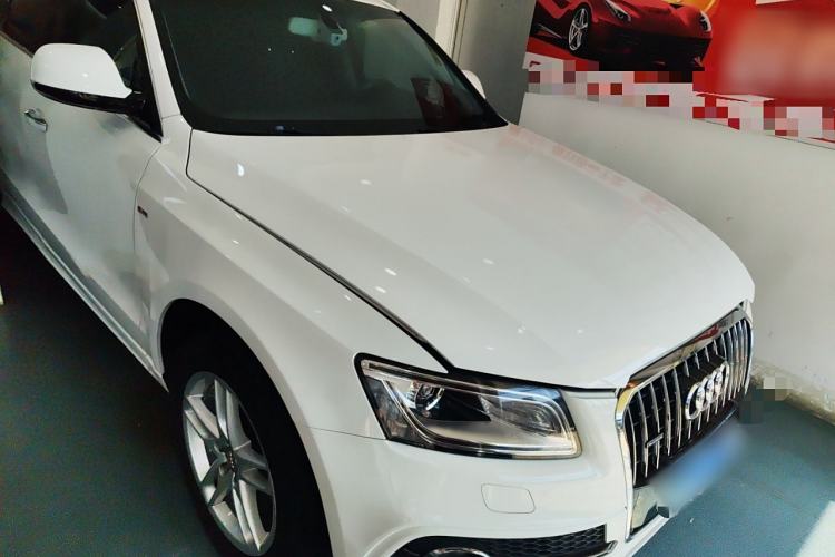 Used Audi Q5 2018 Collector's Edition 40 TFSI Technology Model Front Right 45 Deg