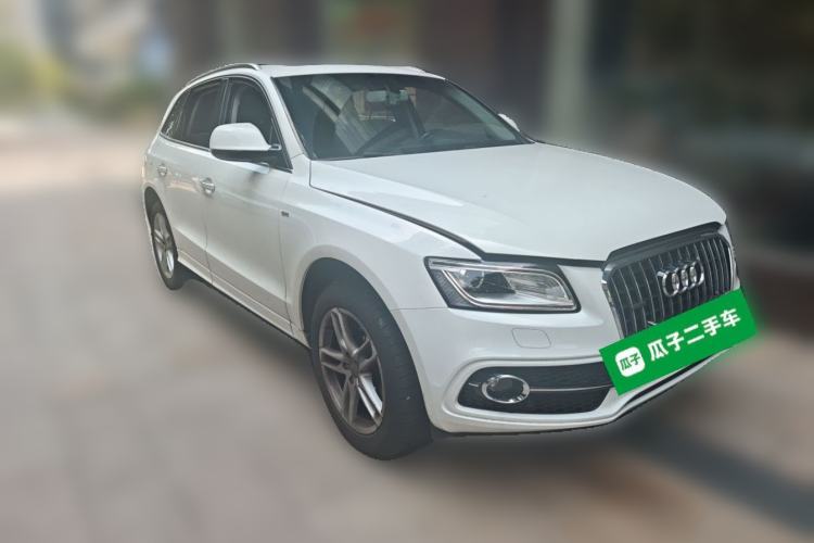 Used Audi Q5 2018 Collector's Edition 40 TFSI Technology Model Front Right 45 Deg