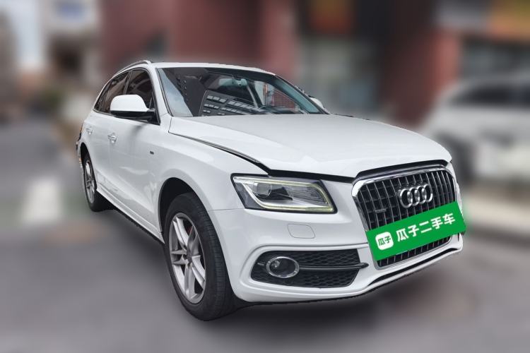 Used Audi Q5 2018 Collector's Edition 40 TFSI Technology Model Front Right 45 Deg