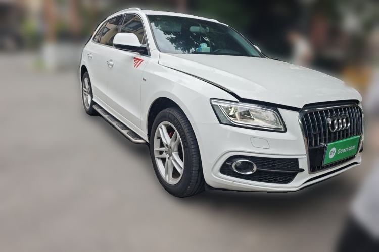 Used Audi Q5 2018 Collector's Edition 40 TFSI Technology Model Front Right 45 Deg