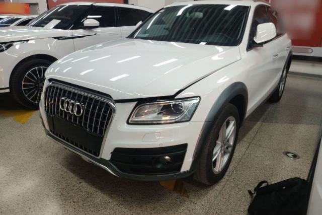Used Audi Q5 2018 Collector's Edition 40 TFSI Technology Model