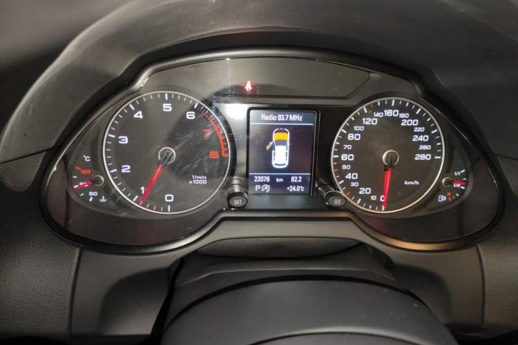 Used Audi Q5 2018 Collector's Edition 40 TFSI Technology Model Instrument Cluster