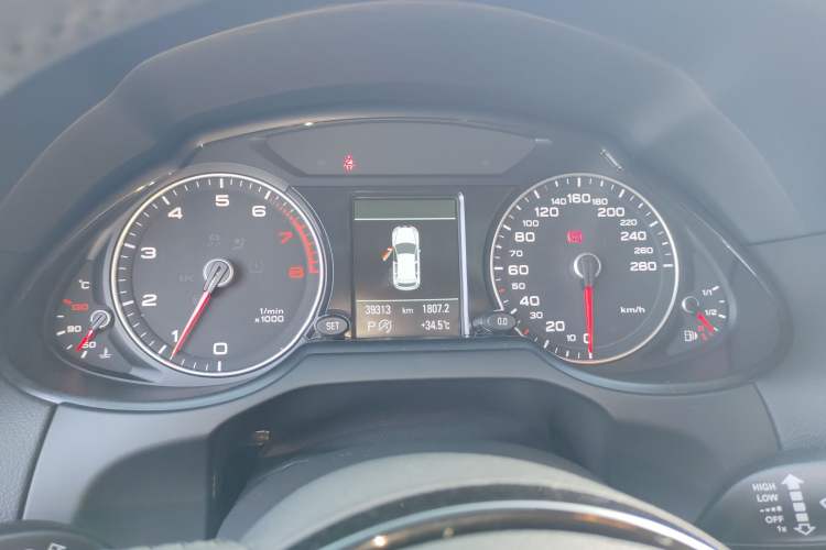 Used Audi Q5 2018 Collector's Edition 40 TFSI Technology Model Instrument Cluster