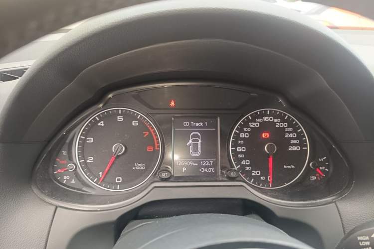 Used Audi Q5 2018 Collector's Edition 40 TFSI Ambition Model Instrument Cluster