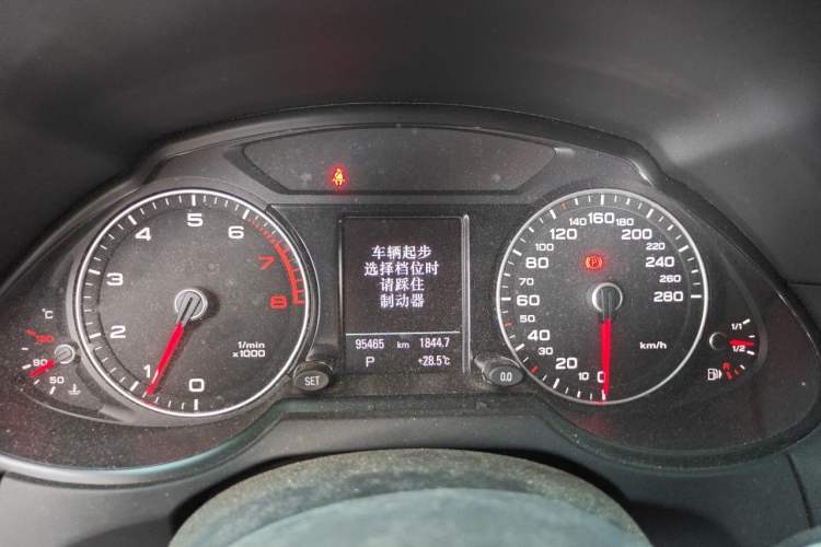 Used Audi Q5 2018 Collector's Edition 40 TFSI Technology Model Instrument Cluster