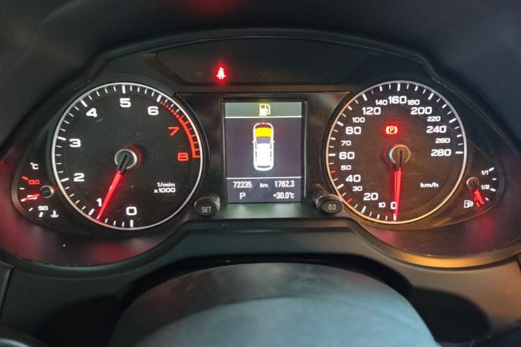 Used Audi Q5 2018 Collector's Edition 40 TFSI Technology Model Instrument Cluster