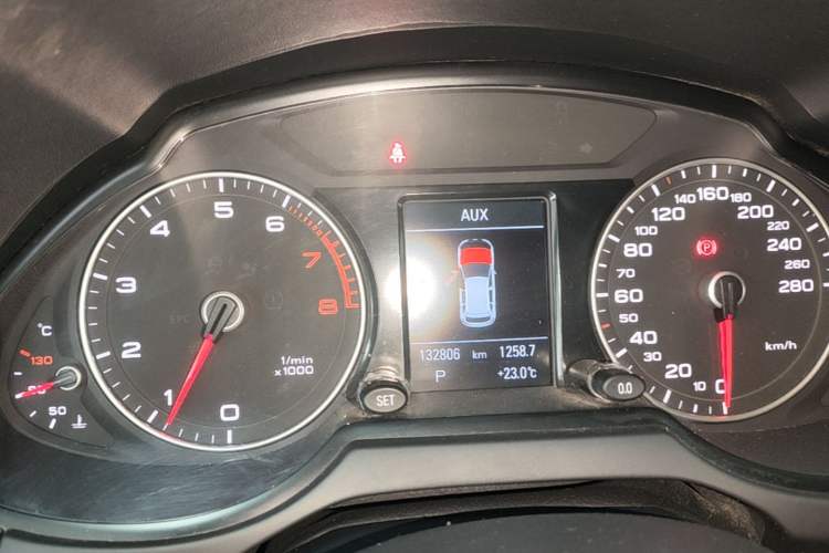 Used Audi Q5 2018 Collector's Edition 40 TFSI Technology Model Instrument Cluster