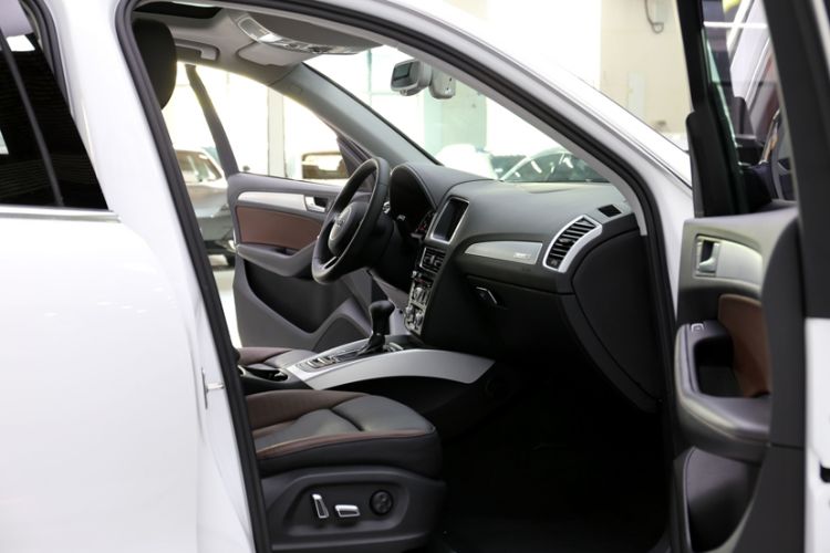 Used Audi Q5 2018 Collector's Edition 40 TFSI Technology Model Interior 1