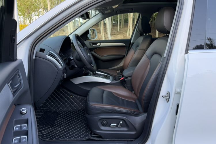 Used Audi Q5 2018 Collector's Edition 40 TFSI Technology Model Interior 1