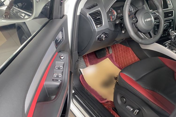 Used Audi Q5 2018 Collector's Edition 40 TFSI Technology Model Interior 2