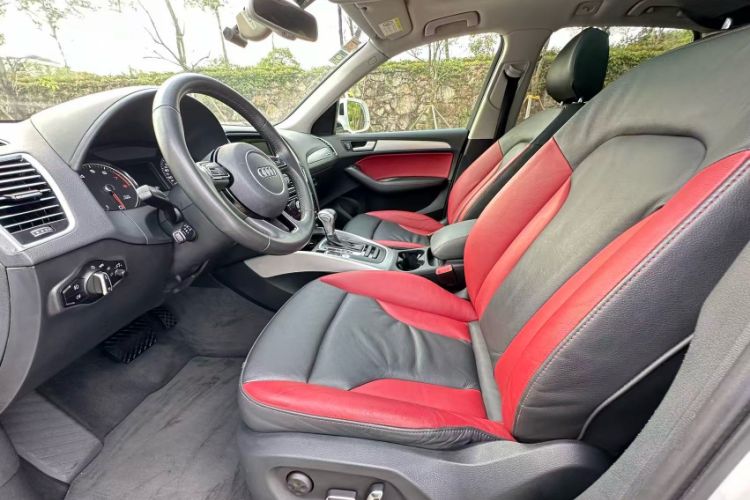 Used Audi Q5 2018 Collector's Edition 40 TFSI Technology Model Interior 2