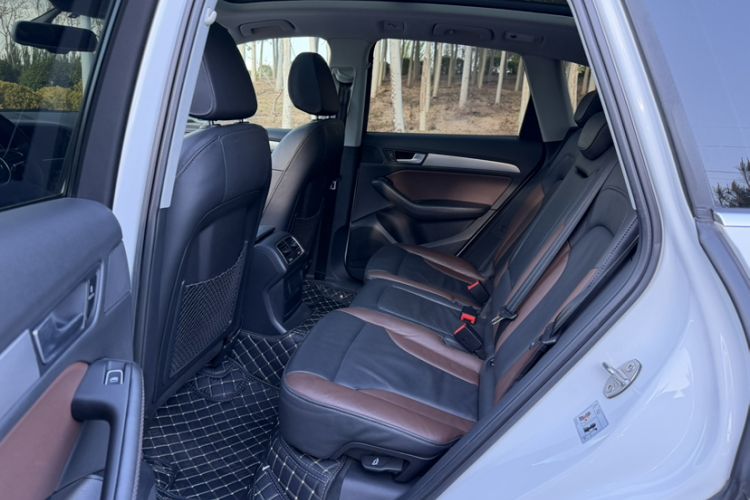 Used Audi Q5 2018 Collector's Edition 40 TFSI Technology Model Interior 3