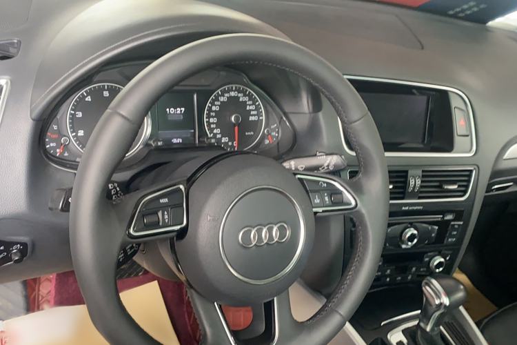 Used Audi Q5 2018 Collector's Edition 40 TFSI Technology Model Interior 3