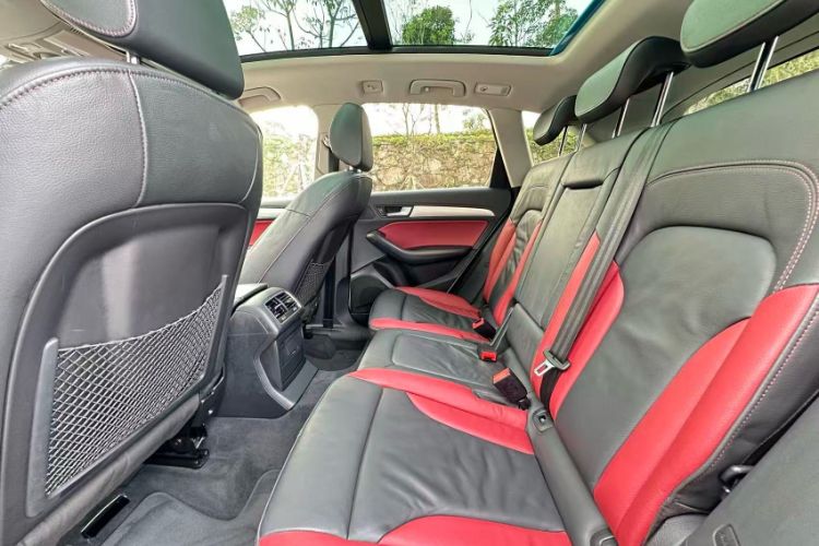 Used Audi Q5 2018 Collector's Edition 40 TFSI Technology Model Interior 4