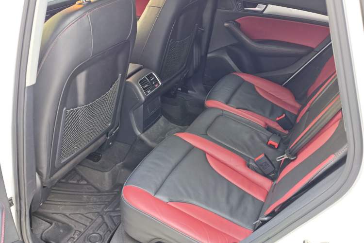 Used Audi Q5 2018 Collector's Edition 40 TFSI Technology Model Interior 5