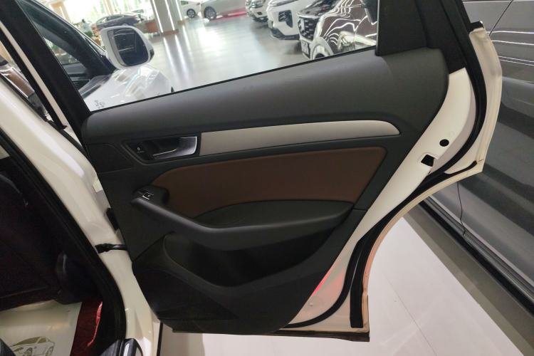 Used Audi Q5 2018 Collector's Edition 40 TFSI Ambition Model Interior 6