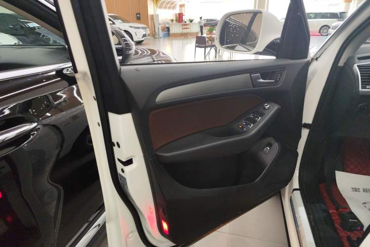 Used Audi Q5 2018 Collector's Edition 40 TFSI Ambition Model Interior 7