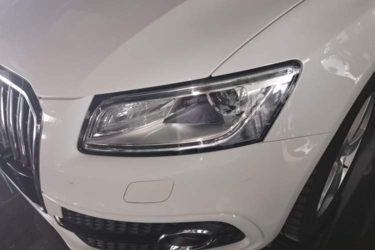 Used Audi Q5 2018 Collector's Edition 40 TFSI Ambition Model Left Front Headlight