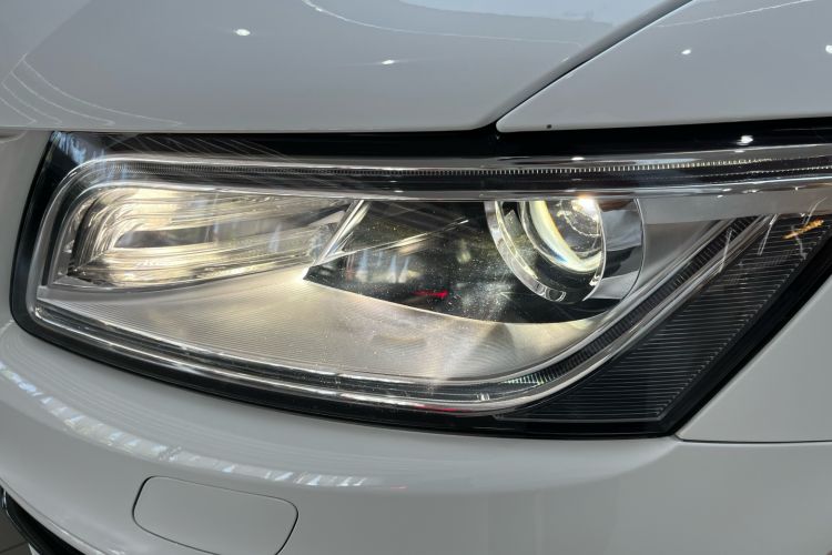 Used Audi Q5 2018 Collector's Edition 40 TFSI Ambition Model Left Front Headlight