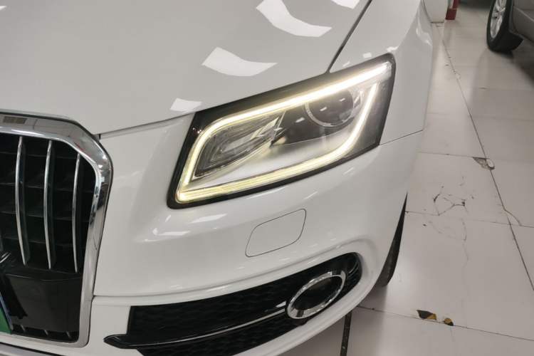 Used Audi Q5 2018 Collector's Edition 40 TFSI Technology Model Left Front Headlight