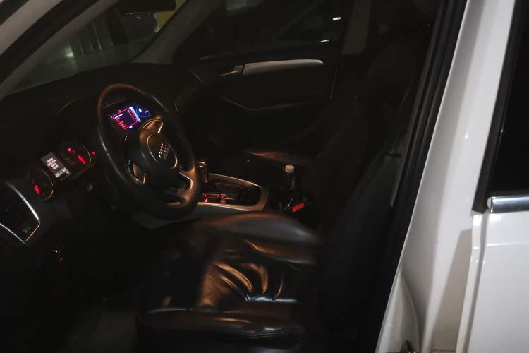 Used Audi Q5 2018 Collector's Edition 40 TFSI Technology Model Left Front Seat