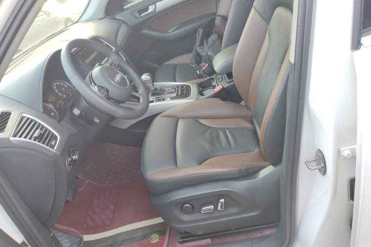 Used Audi Q5 2018 Collector's Edition 40 TFSI Technology Model Left Front Seat