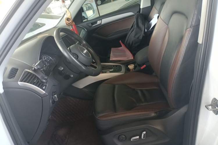 Used Audi Q5 2018 Collector's Edition 40 TFSI Technology Model Left Front Seat