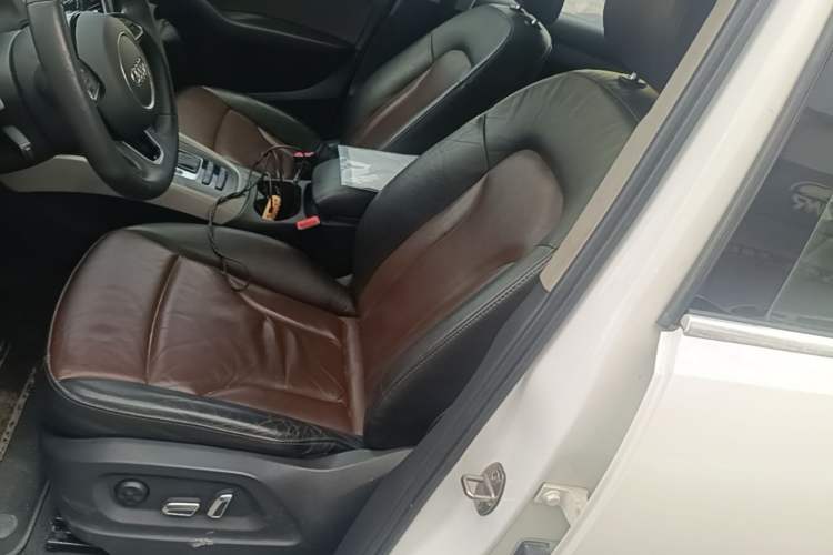 Used Audi Q5 2018 Collector's Edition 40 TFSI Ambition Model Left Front Seat