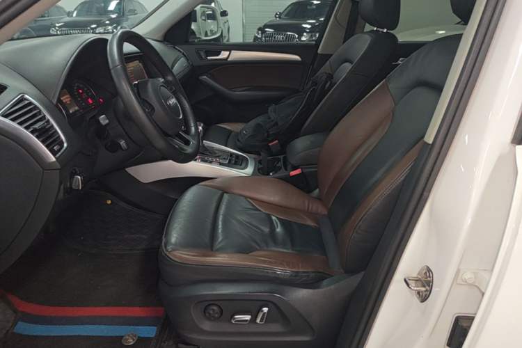 Used Audi Q5 2018 Collector's Edition 40 TFSI Technology Model Left Front Seat