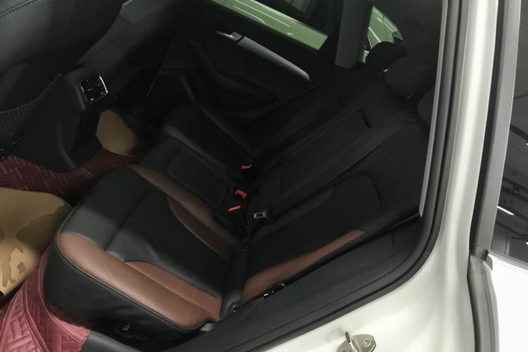 Used Audi Q5 2018 Collector's Edition 40 TFSI Technology Model Left Rear Seat