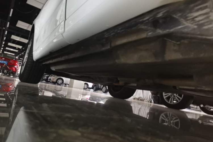 Used Audi Q5 2018 Collector's Edition 40 TFSI Ambition Model Left Side Sill