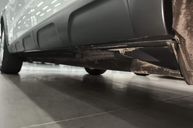 Used Audi Q5 2018 Collector's Edition 40 TFSI Technology Model Left Side Sill