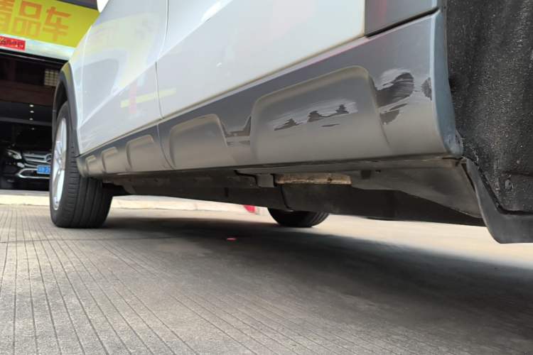 Used Audi Q5 2018 Collector's Edition 40 TFSI Technology Model Left Side Sill