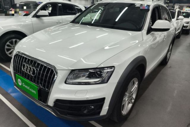 Ojetý Audi Q5 2018 Collector's Edition 40 TFSI Technology Model