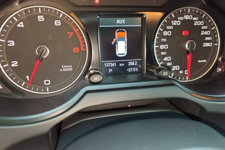 Used Audi Q5 2018 Collector's Edition 40 TFSI Technology Model Odometer Close Up