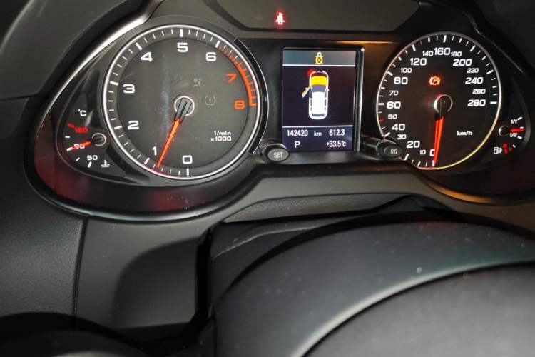 Used Audi Q5 2018 Collector's Edition 40 TFSI Technology Model Odometer Close Up