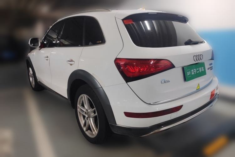 Used Audi Q5 2018 Collector's Edition 40 TFSI Technology Model Rear Left 45 Deg