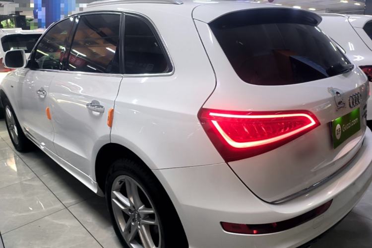 Used Audi Q5 2018 Collector's Edition 40 TFSI Technology Model Rear Left 45 Deg