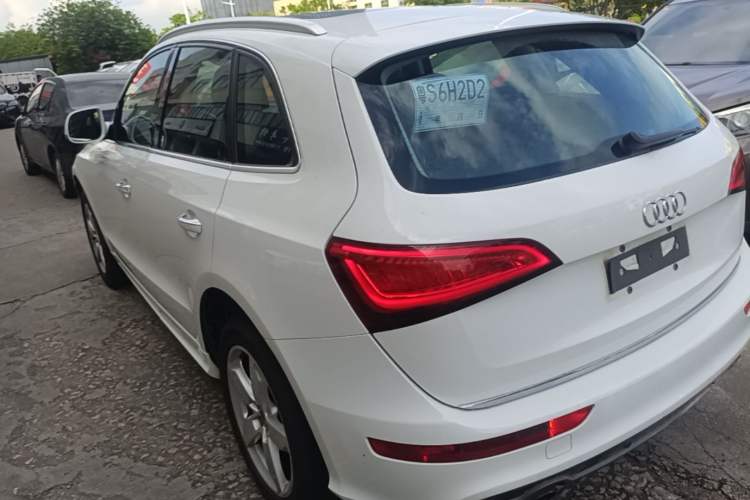 Used Audi Q5 2018 Collector's Edition 40 TFSI Ambition Model Rear Left 45 Deg