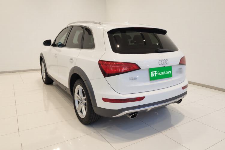 Used Audi Q5 2018 Collector's Edition 40 TFSI Technology Model Rear Left 45 Deg